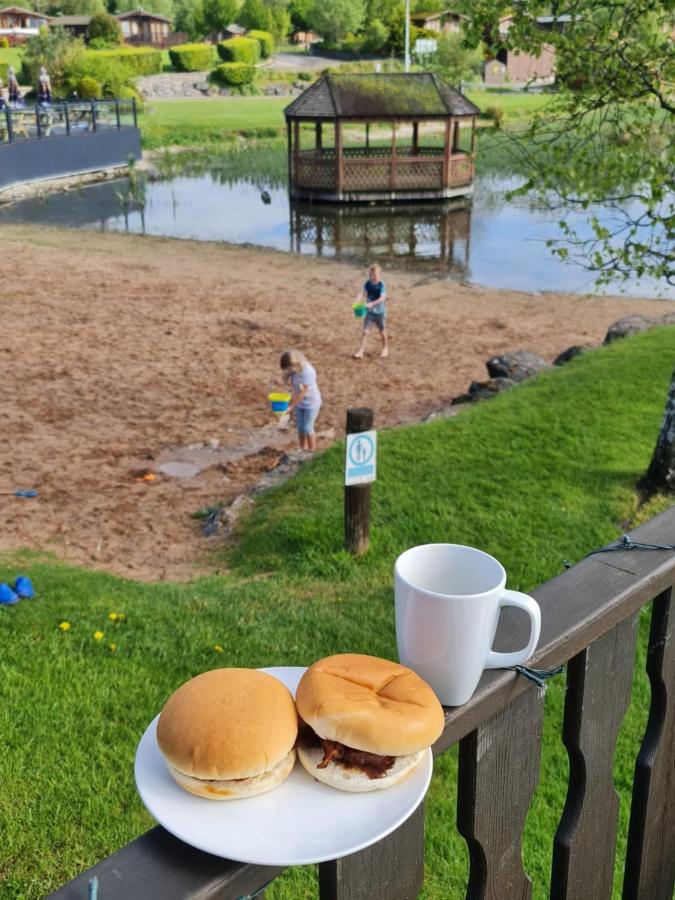 4 Bed Luxury Lodge With Hot Tub Near Lake District Warton Exterior foto